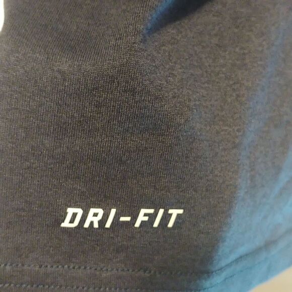 Nike. Bears Dry-Fit Sports Shirt. Size Medium. Like New. - Picture 4 of 8